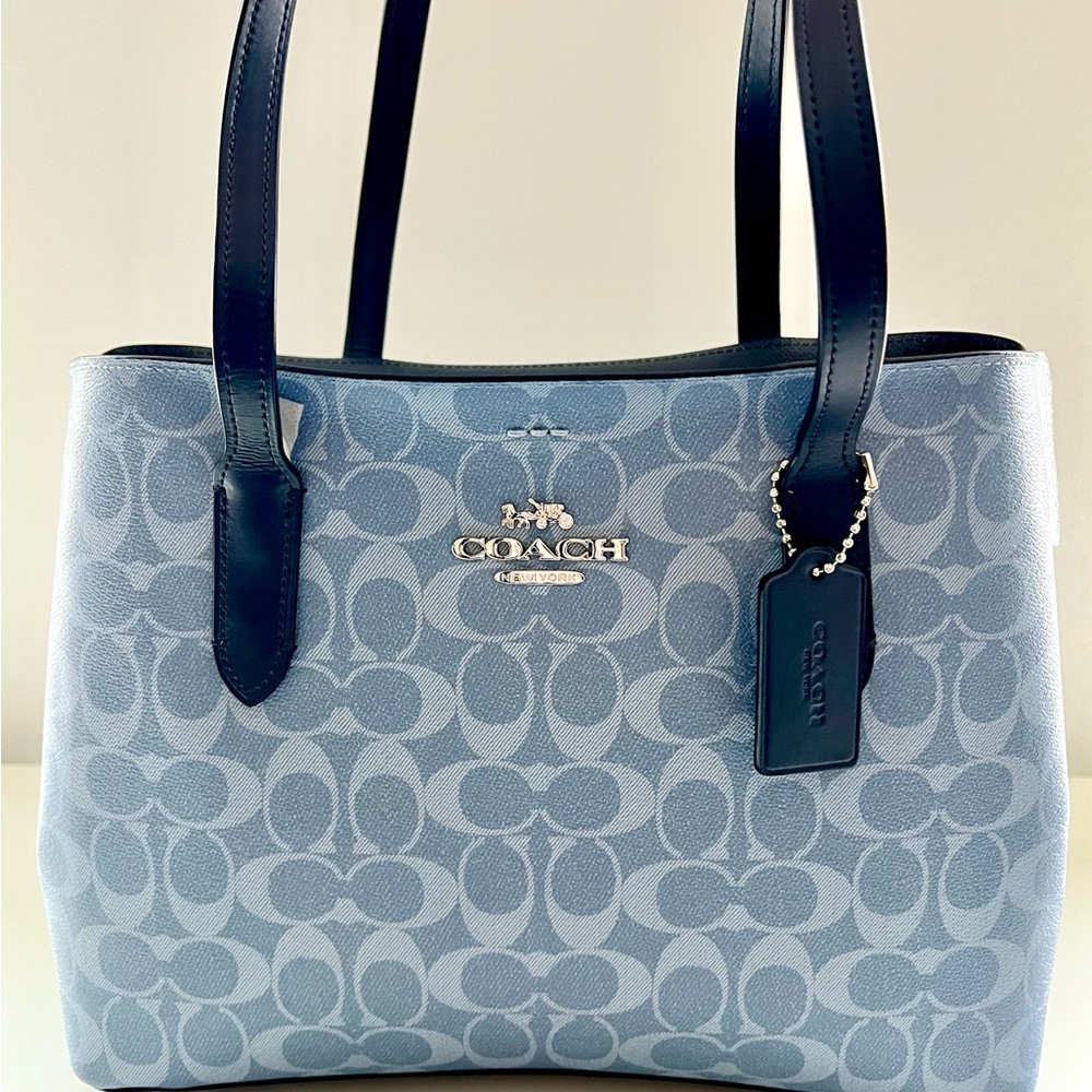 (NWT) Coach Avenue Carryall Tote - Light Denim Midnight